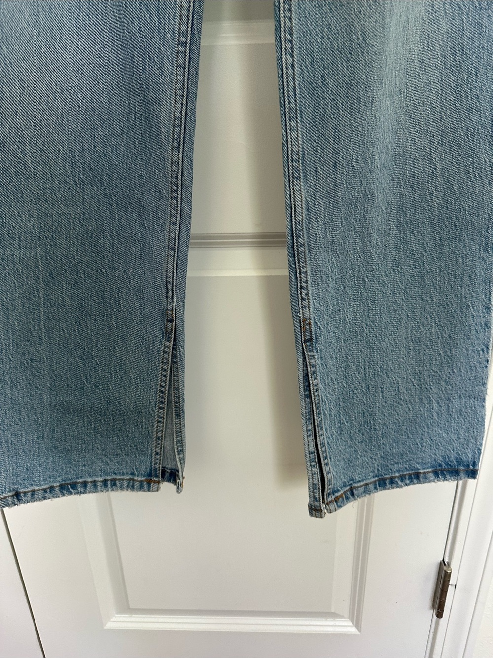 Abercrombie & Fitch The ‘90s Relaxed Jean High Rise Jeans - Picture 4 of 4